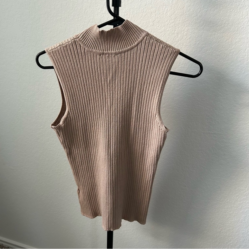 🌿 Madison Grey Ribbed Knit Tank Top - Beige - Picture 3 of 3